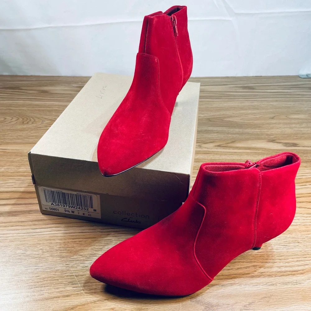 NWB Clarks‎ Collection Red Suede Kitten Heel Ankle Boots 56801 Womens 9.5 Wide
